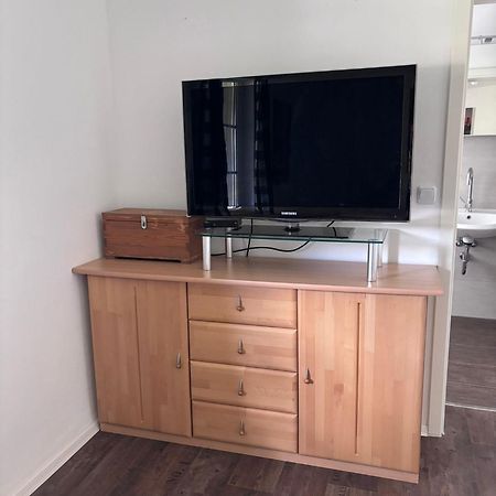 Ferienzimmer Mit Zwei Einzelbetten Und Gemeinschaftkueche Warnow  Kültér fotó