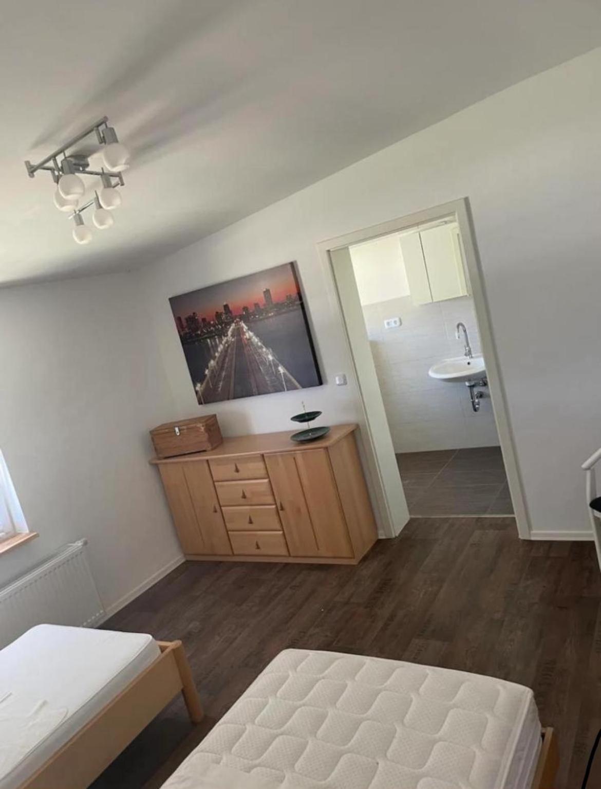 Ferienzimmer Mit Zwei Einzelbetten Und Gemeinschaftkueche Warnow  Kültér fotó
